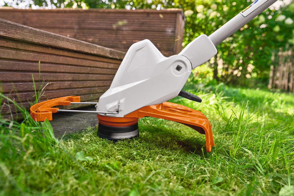 Stihl FSA 50 Battery Powered Trimmer | Includes AK 10 Battery & AL 101 Charger