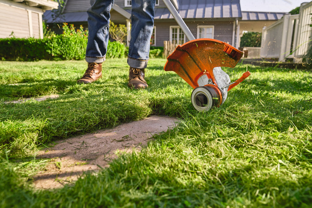 Stihl FSA 50 Battery Powered Trimmer | Includes AK 10 Battery & AL 101 Charger
