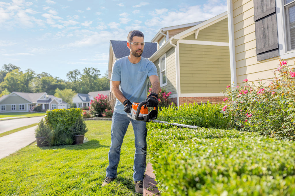 Stihl HSA 50 Battery Powered Hedge Trimmer | Includes AK 10 Battery & AL 101 Charger