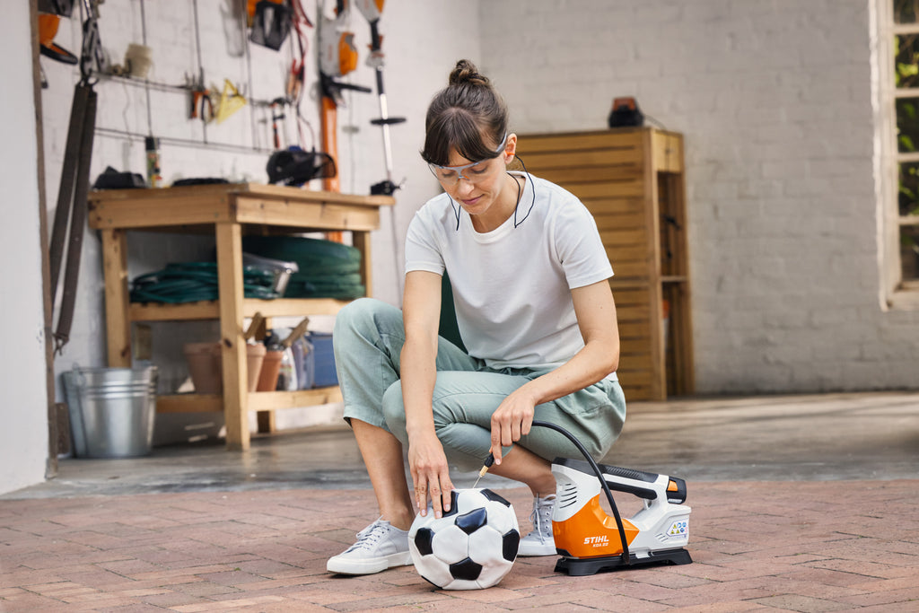 Stihl KOA 20 Battery Powered Inflator | Includes AS 2 battery & AL 1 Charger