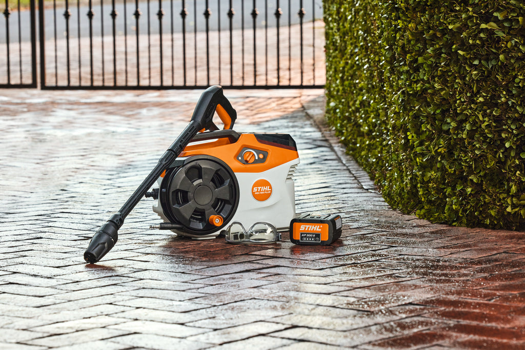Stihl REA 100 Plus Battery Powered Pressure Washer Set