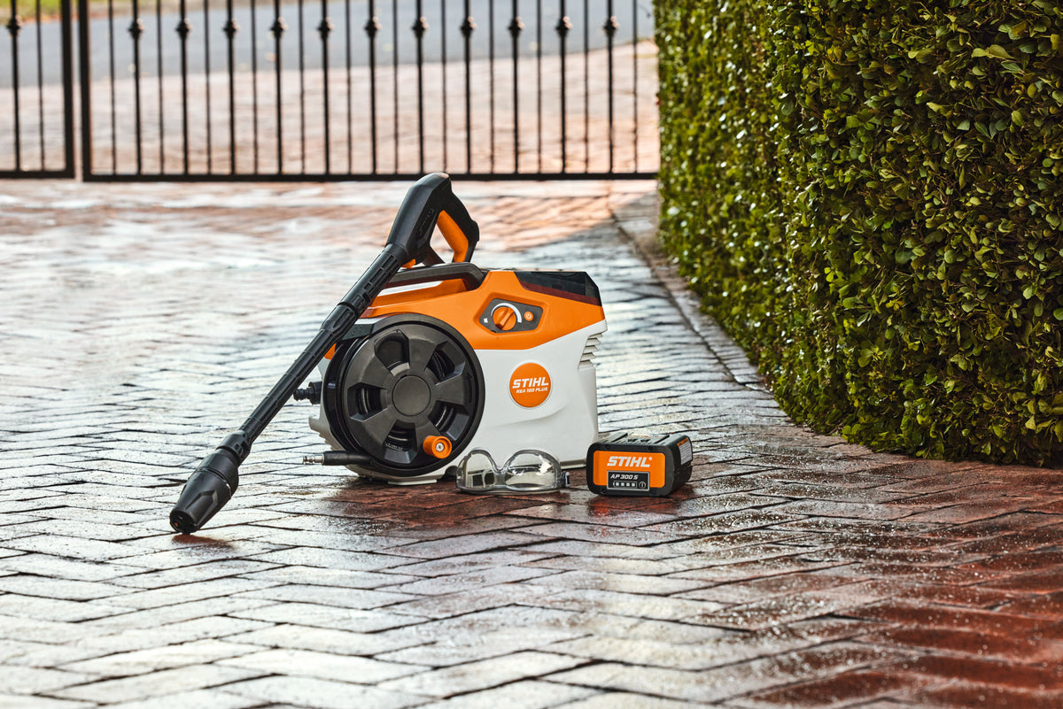 Stihl REA 100 Plus Battery Powered Pressure Washer Set