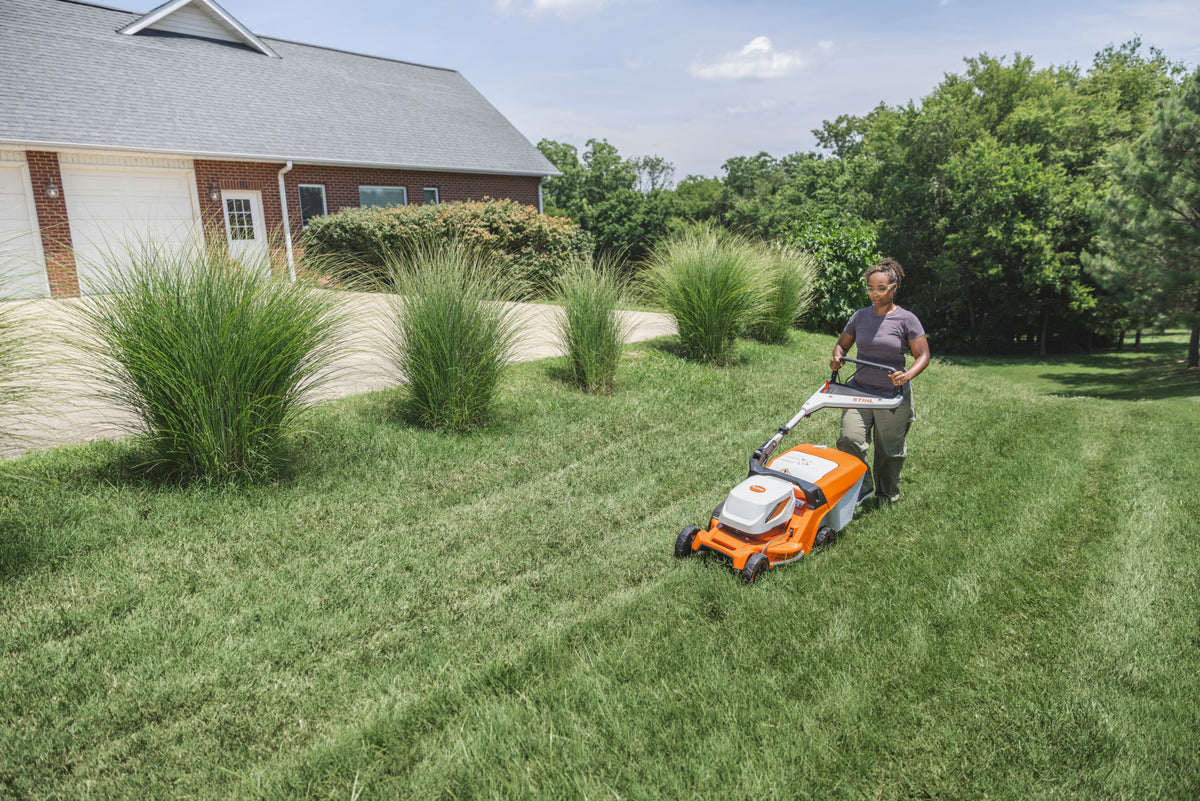 Stihl RMA 448 V Battery Powered Mower | Set Includes AK 30 S Battery & AL 101 Charger