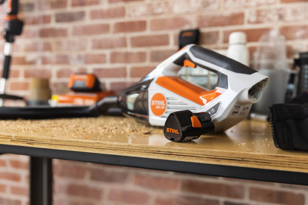 Stihl SEA 20 Battery Powered Hand Vacuum Set | Includes AS 2 battery & AL 1 charger