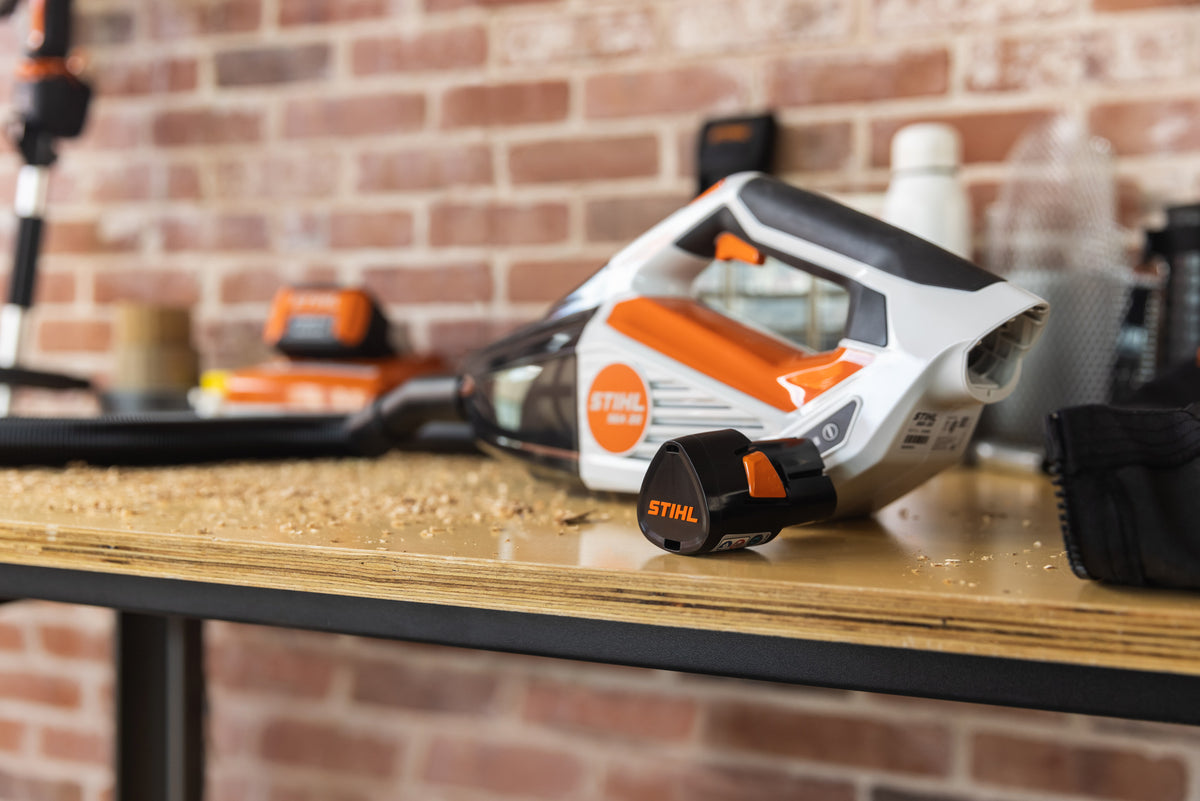 Stihl SEA 20 Battery Powered Hand Vacuum Set | Includes AS 2 battery & AL 1 charger