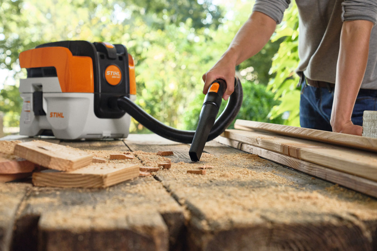 Stihl SEA 50 Battery Powered Vacuum | Set includes AK 20 Battery & AL 101 Charger